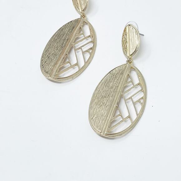 Gold Tone Textured Cut Out Dangle Drop Earrings Fashion Statement Costume - Picture 4 of 4